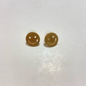 NEVER WORN Smiley Face Gold Studs